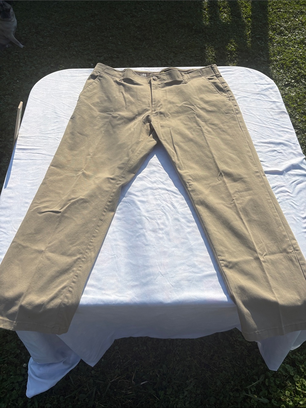 Lee Men's Straight Leg Extreme Comfort Chino Pants in Khaki